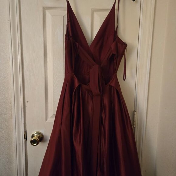 Red ball gown - Picture 2 of 2